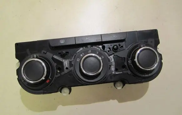 Skoda Octavia Mk2 (1Z) Climate control unit 3T0820047AF