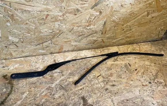 BMW X1 E84 Front wiper blade arm 2990146