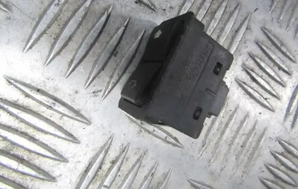 BMW 5 E39 Electric window control switch 8368974