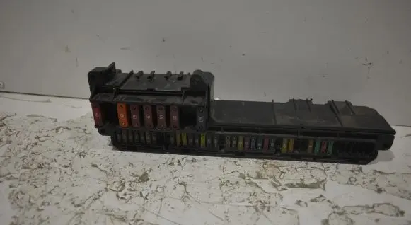 BMW 5 E60 E61 Fuse module 6932452