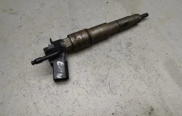 BMW 5 E60 E61 Fuel injector 0445115008