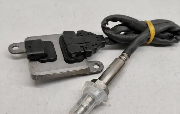 Mercedes-Benz E W212 Lambda probe sensor A0009055712 0009055712
