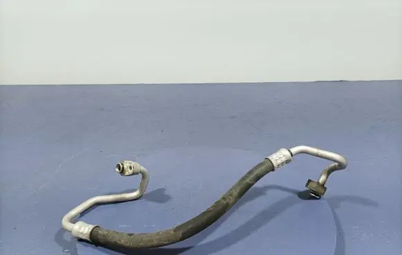 Toyota Urban Cruiser (XP110) Air conditioning (A/C) pipe/hose
