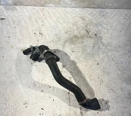 Volvo XC90 Engine coolant pipe/hose 31338292
