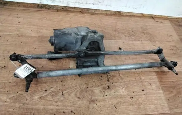 Renault Megane I Front wiper linkage and motor