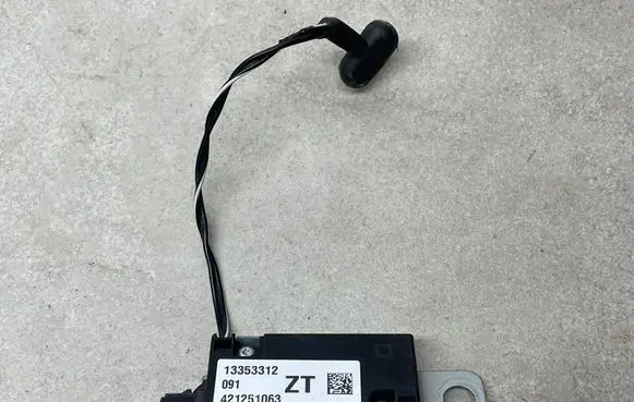 Opel Insignia A Aerial antenna amplifier 13353312