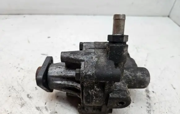 Audi A4 S4 B5 8D Power steering pump 8D0145155L