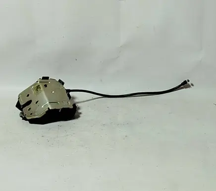 Ford Mondeo Mk III Tailgate/trunk/boot lock/catch/latch 1S7AN43102AD