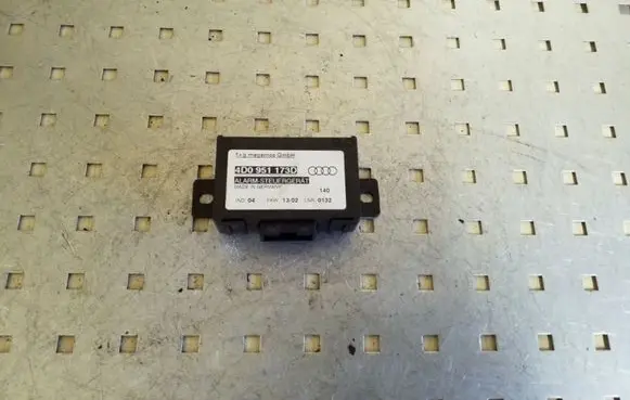 Audi A6 S6 C5 4B Alarm control unit/module 4D0951173D
