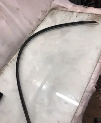Citroen Berlingo Rubber seal front door window/glass 9817904580