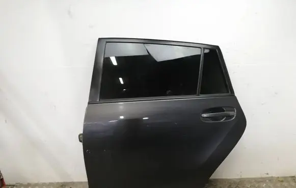 Toyota Verso-S Rear door 