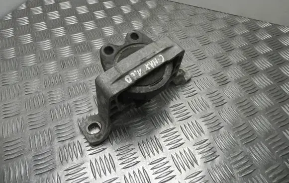 Engine mount bracket