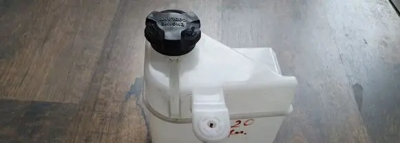 Hyundai ix20 Coolant expansion tank/reservoir 254301P000 254301P200