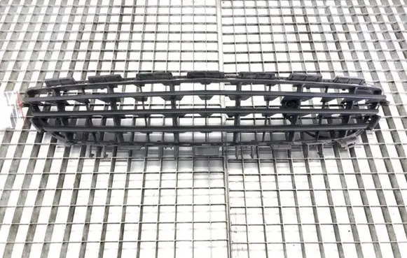 Opel Astra H Front bumper lower grill