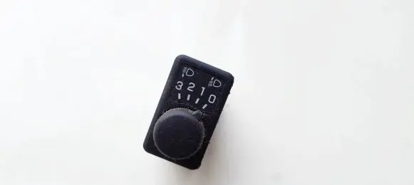 Nissan Primera Headlight level height control switch