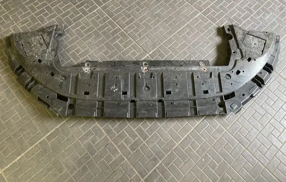 Front bumper skid plate/under tray