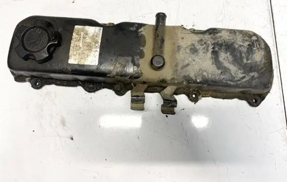 Nissan Almera Rocker cam cover 