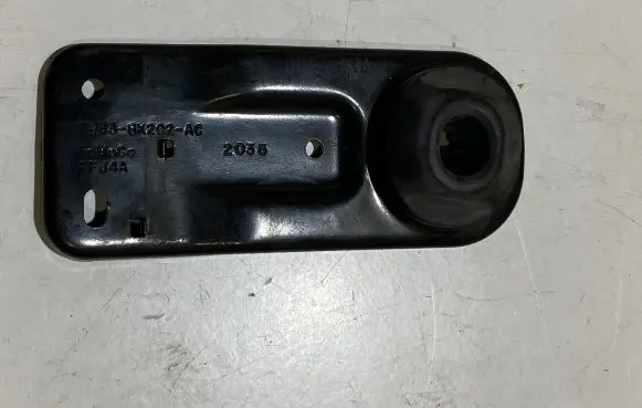 Ford Mustang VI Radiator mount bracket FR338K202AC