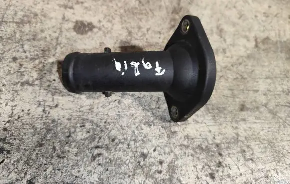 Skoda Fabia Mk1 (6Y) Engine coolant pipe/hose 045121121A