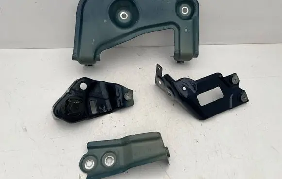 BMW X5 G05 Fender mounting bracket 7418219 7418215 7472595