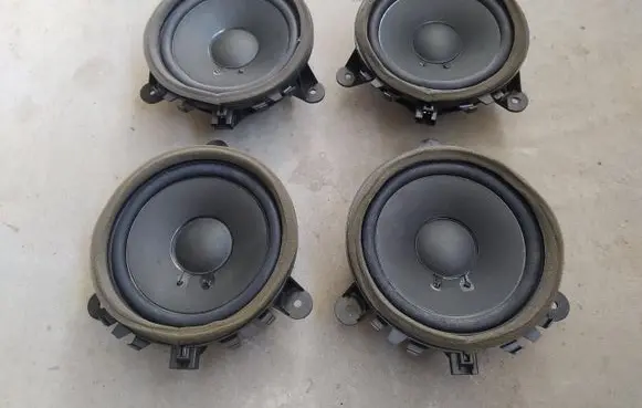 Volvo C30 Front door speaker 30752084