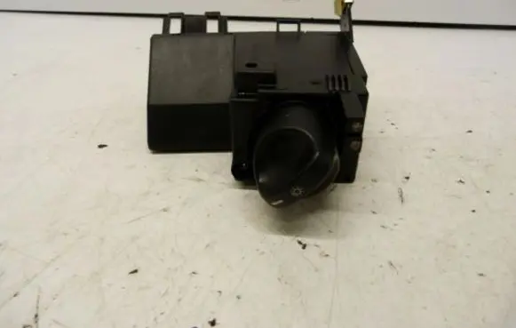 Mercedes-Benz E W210 Light switch 2105450104