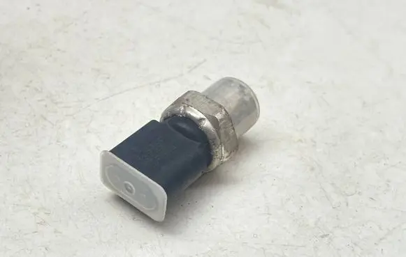 Volkswagen Polo V 6R Rear glass lock/latch Q237 4H0959126B