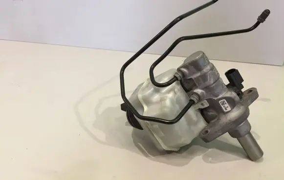 Volkswagen Tiguan Master brake cylinder 3C1611301
