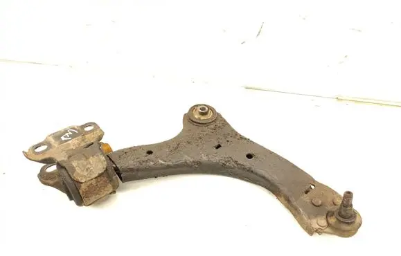 Volvo V70 Front lower control arm/wishbone