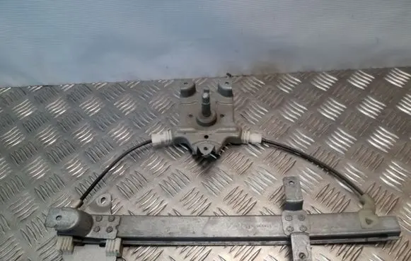 Rear door manual window regulator