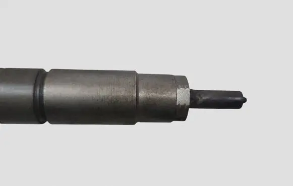 Volkswagen PASSAT B6 Fuel injector 03L130277 0445116030
