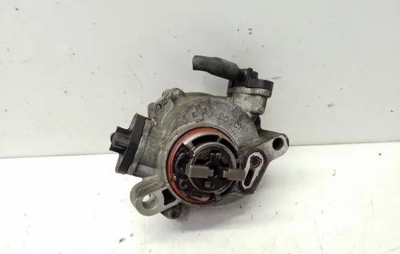 Ford Mondeo MK V Vacuum pump 9804021880