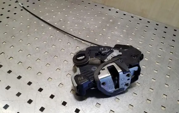 Toyota RAV 4 (XA30) Front door lock