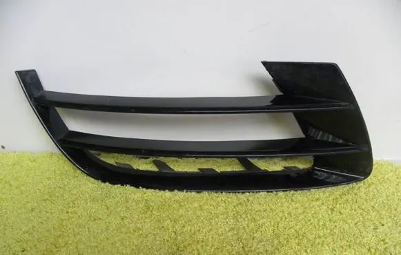 Audi R8 42 Front bumper lower grill 420807682a