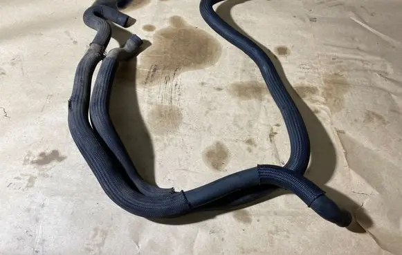 Volvo V70 Engine coolant pipe/hose 1385103