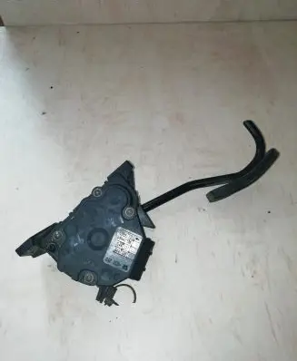Volvo S70 V70 V70 XC Accelerator throttle pedal 9447138 9447135 9447137