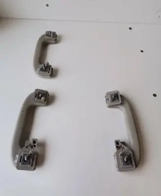 Opel Mokka X A set of handles for the ceiling 