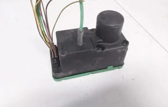 Volkswagen PASSAT B4 Vacuum pump 3a0962257