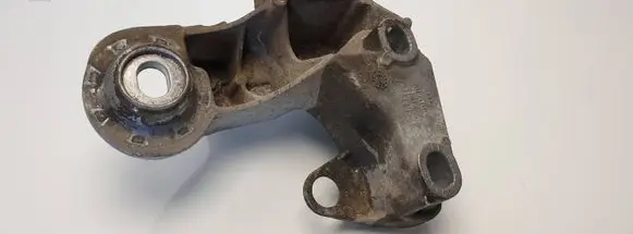 Audi A4 S4 B6 8E 8H Engine mounting bracket 8E0199352F