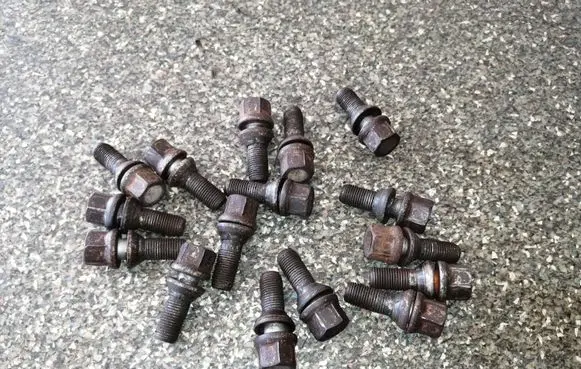 Citroen C5 Nuts/bolts 