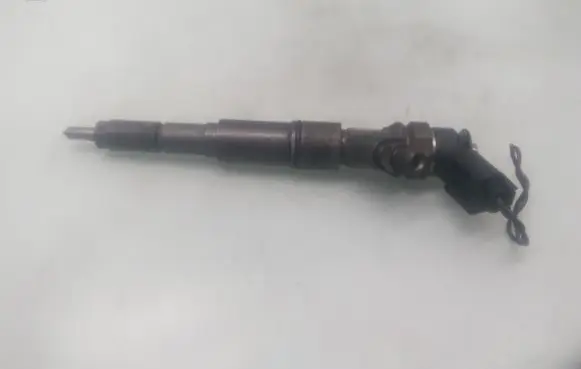 BMW 5 E60 E61 Fuel injector 0445110212