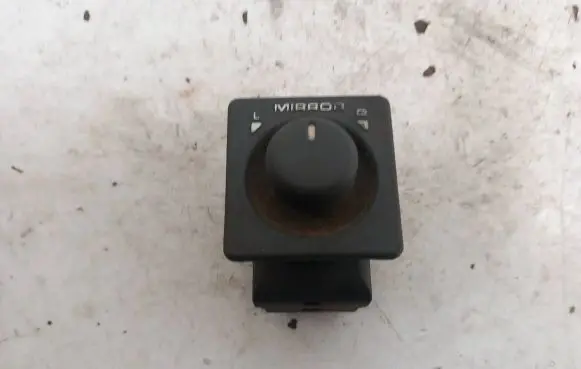Land Rover Freelander Wing mirror switch amr2498