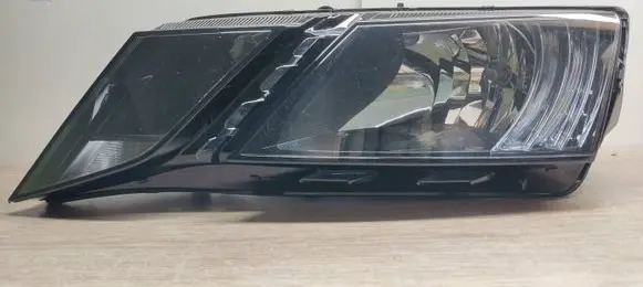 Skoda Octavia Mk3 (5E) Headlight/headlamp 5E1941015C 030110420100 LE15A6368