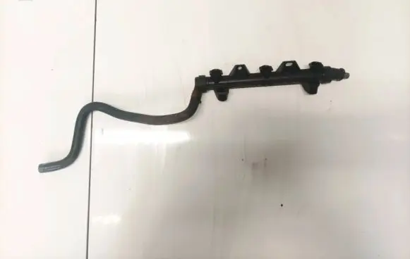 Skoda Roomster (5J) Fuel main line pipe 03e133320a