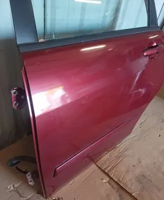 Suzuki Liana Rear door