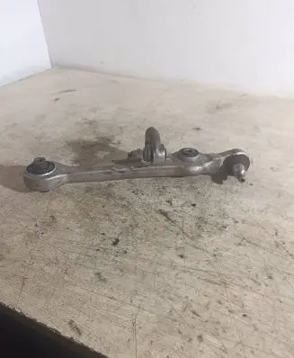 Volkswagen PASSAT B5 Front control arm