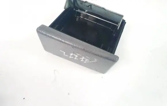 Car ashtray