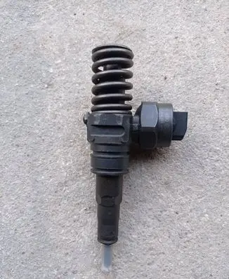 Volkswagen Sharan Fuel injector 038130073AC