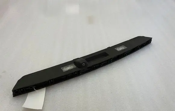 BMW 7 G11 G12 Tailgate handle with camera 7357105