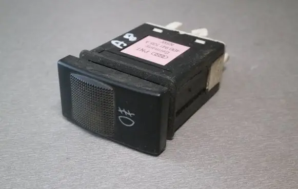 Fog light switch